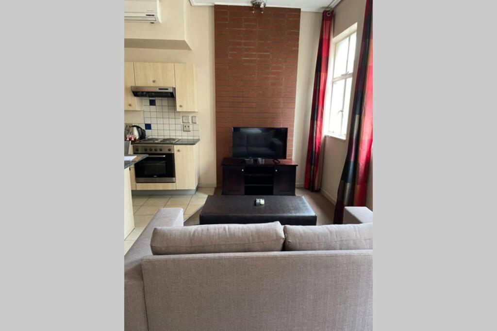 Cool & Easy Flat In The Heart Of Marshalltown 요하네스버그 외부 사진